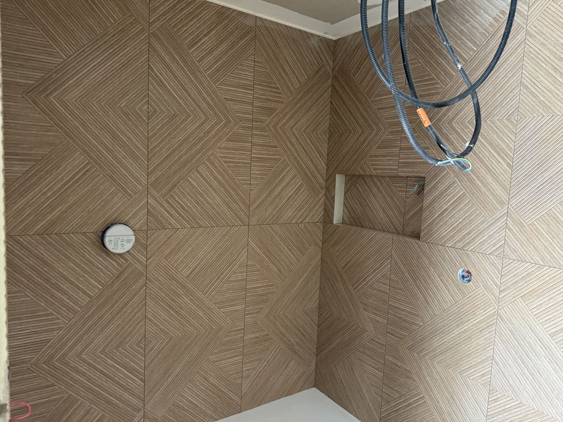 Réalisation ACC Carrelage — Calepinage continu