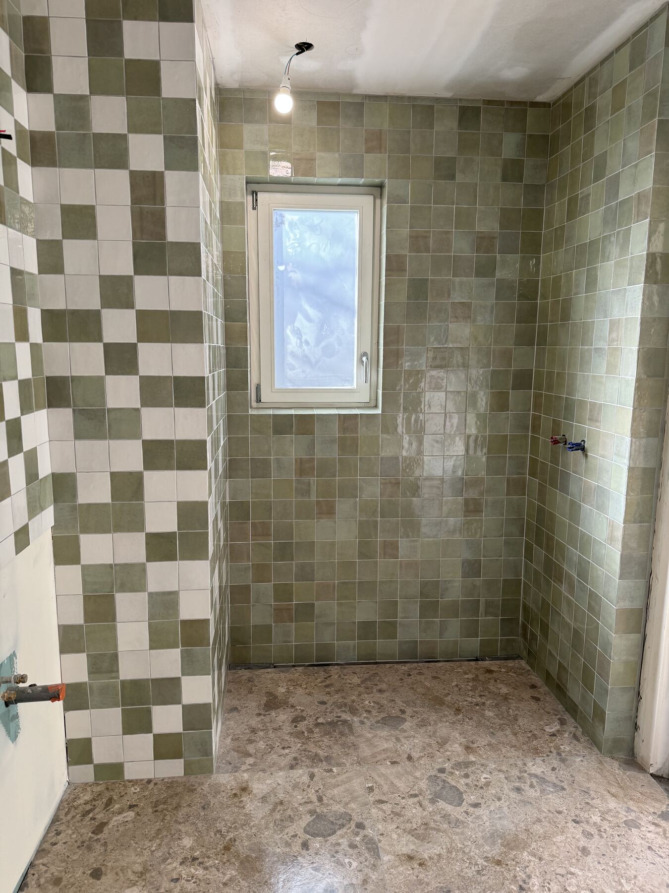 Réalisation ACC Carrelage — Salle de bain mosaïque murale